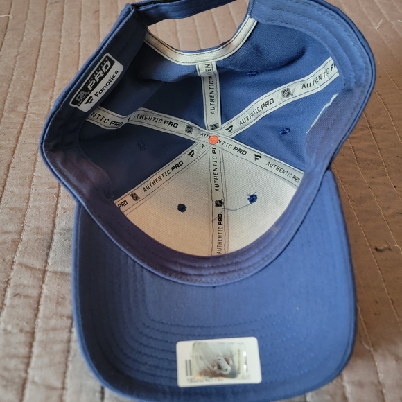 Tampa Bay Lightning 2019 Global series Hat - Picture 2 of 3